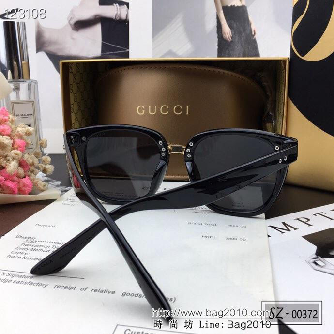 GUCCI古馳 2019新款 古奇小蜜蜂 爆款太陽鏡 遮擋有害光線防輻射 出行旅遊必備品 00372  lly1431